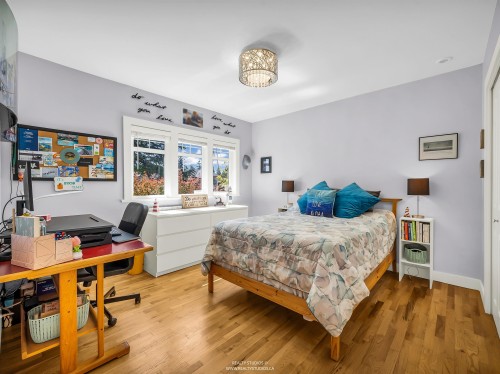 938 Beaumont Drive, North Vancouver, BC 