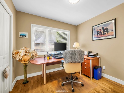 938 Beaumont Drive, North Vancouver, BC 