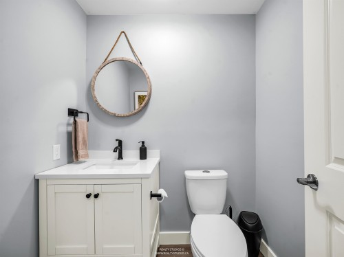 938 Beaumont Drive, North Vancouver, BC 