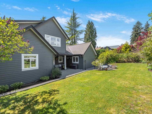938 Beaumont Drive, North Vancouver, BC 