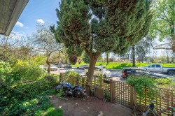 655 Pender Street E Vancouver, BC V6A 1V6