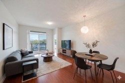 329-2239 Kingsway  Vancouver, BC V5N 0E5