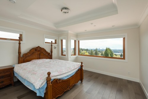 1160 Queens Avenue, West Vancouver, BC 