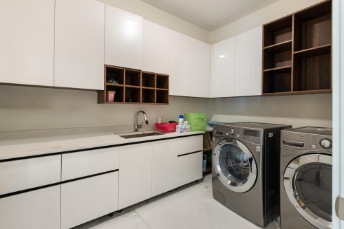 1160 Queens Avenue, West Vancouver, BC 