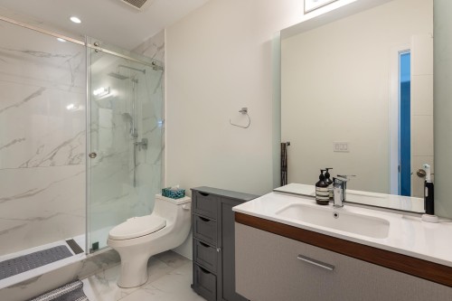 1160 Queens Avenue, West Vancouver, BC 