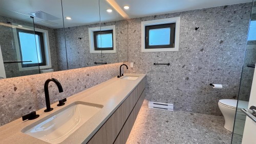 6258 Oak Street, Vancouver, BC 