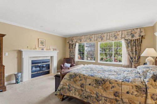 2465 Berton Place, North Vancouver, BC 