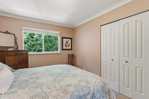 2465 Berton Place, North Vancouver, BC 