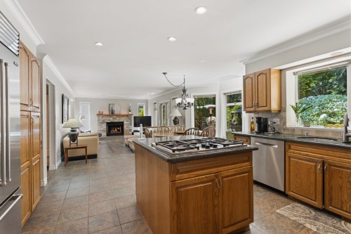 2465 Berton Place, North Vancouver, BC 