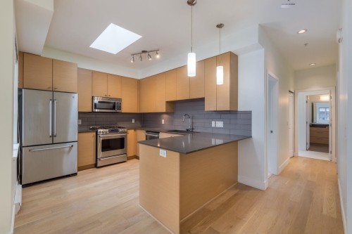 202-260 Ewen Avenue, New Westminster, BC 