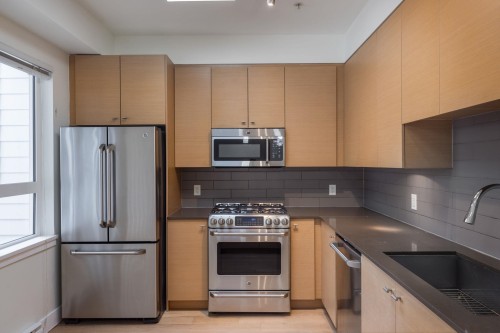 202-260 Ewen Avenue, New Westminster, BC 