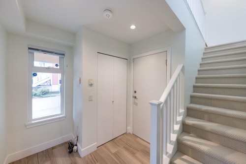 202-260 Ewen Avenue, New Westminster, BC 