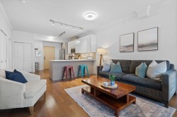 403-857 15th Street W North Vancouver, BC V7P 1M5