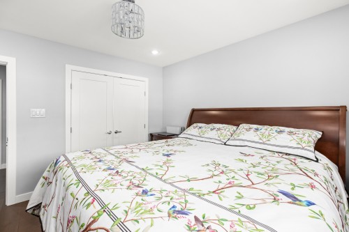 219 26Th Street E, North Vancouver, BC 