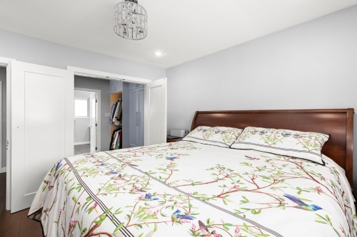 219 26Th Street E, North Vancouver, BC 