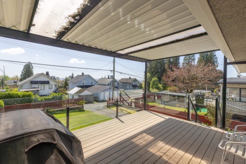 219 26Th Street E, North Vancouver, BC 