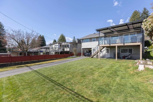 219 26Th Street E, North Vancouver, BC 