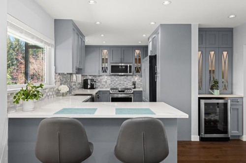 219 26Th Street E, North Vancouver, BC 