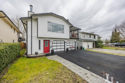 20492 Thorne Avenue  Maple Ridge, BC V2X 8T8