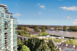 1001-2733 Chandlery Place  Vancouver, BC V5S 4V3