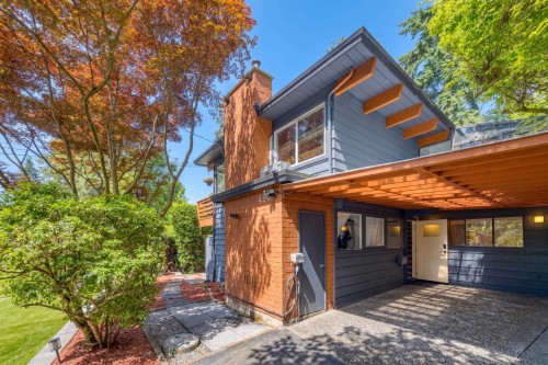 466 Kings Road E, North Vancouver, BC 
