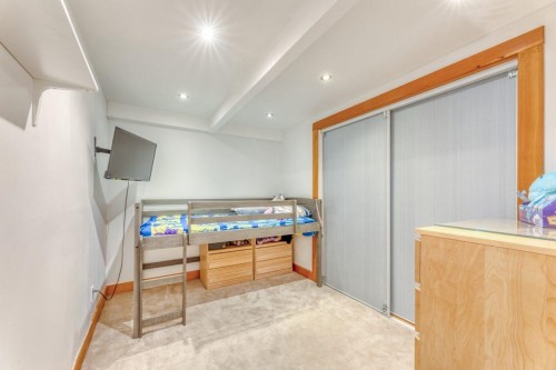 466 Kings Road E, North Vancouver, BC 