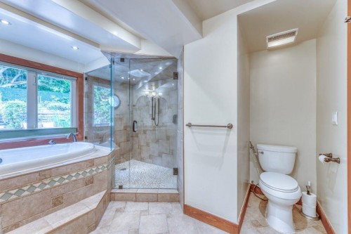 466 Kings Road E, North Vancouver, BC 