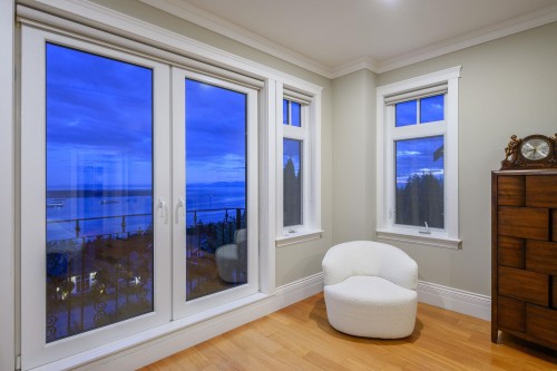 2420 Halston Court, West Vancouver, BC 