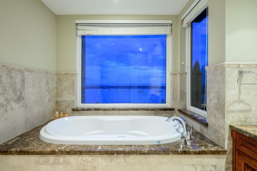 2420 Halston Court, West Vancouver, BC 