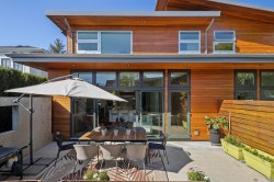 626 22 Avenue E Vancouver, BC V5V 1V4