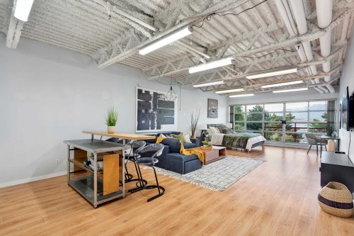 306-350 2nd Avenue E Vancouver, BC V5T 4R8