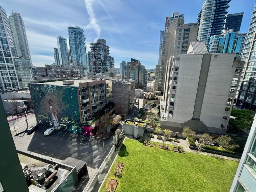 809-1212 Howe Street  Vancouver, BC V6Z 2M9