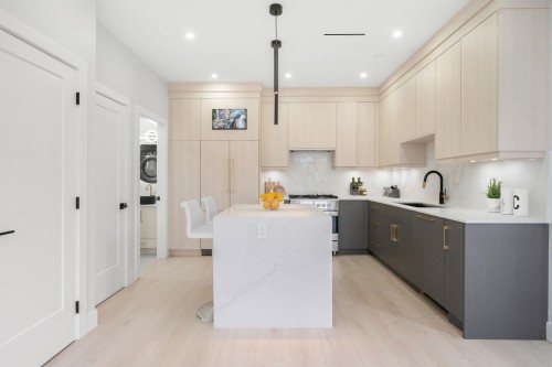 3274 44Th Avenue E, Vancouver, BC 