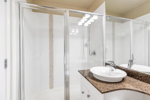 417-4280 Moncton Street, Richmond, BC - Indoor Photo Showing Bathroom