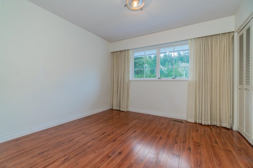5725 Cranley Drive, West Vancouver, BC 