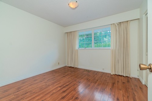 5725 Cranley Drive, West Vancouver, BC 