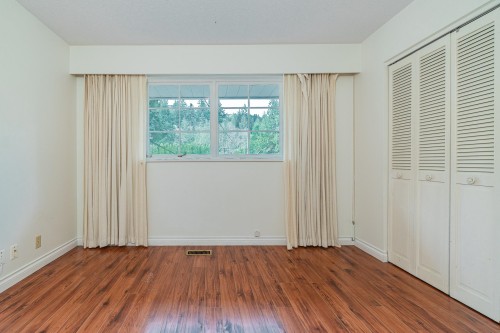 5725 Cranley Drive, West Vancouver, BC 