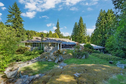 5725 Cranley Drive, West Vancouver, BC 