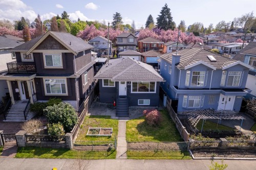 2576 27Th Avenue E, Vancouver, BC 