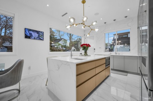 2796 4Th Avenue E, Vancouver, BC 