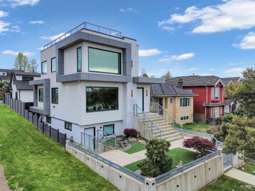 2796 4Th Avenue E, Vancouver, BC 