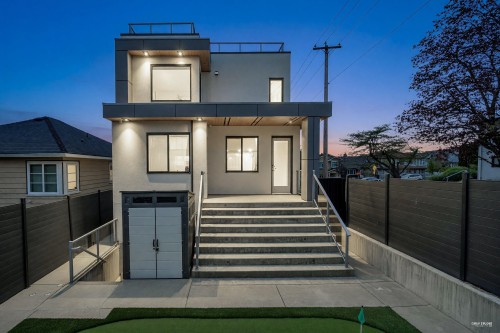 2796 4Th Avenue E, Vancouver, BC 