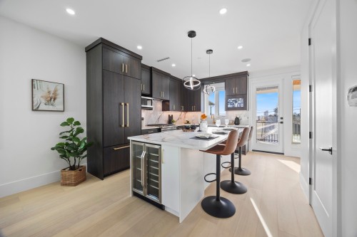 1-7361 Fraser Street, Vancouver, BC 
