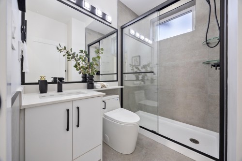 1-7361 Fraser Street, Vancouver, BC 