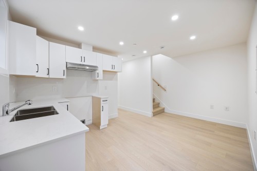 1-7361 Fraser Street, Vancouver, BC 