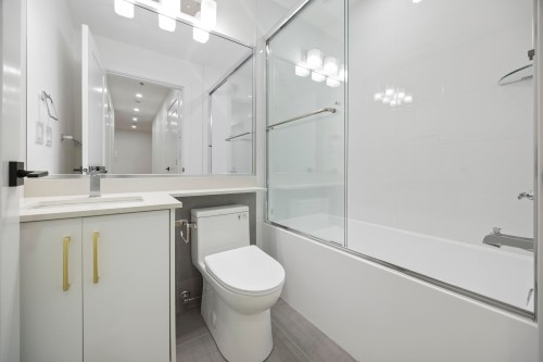 1-7361 Fraser Street, Vancouver, BC 