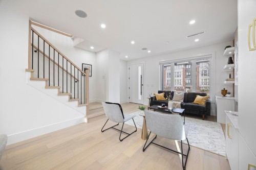 1-7361 Fraser Street, Vancouver, BC 