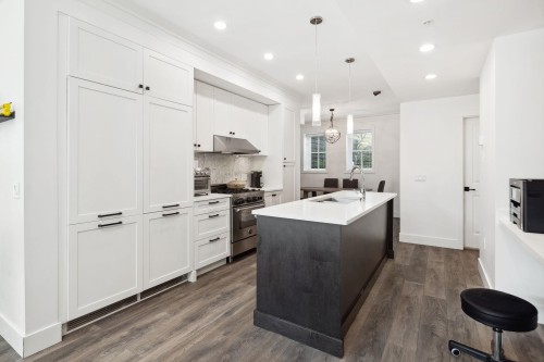 352 62Nd Avenue W, Vancouver, BC 