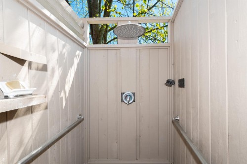 4455 Harris Place, North Vancouver, BC 