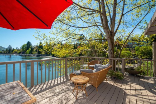 4455 Harris Place, North Vancouver, BC 